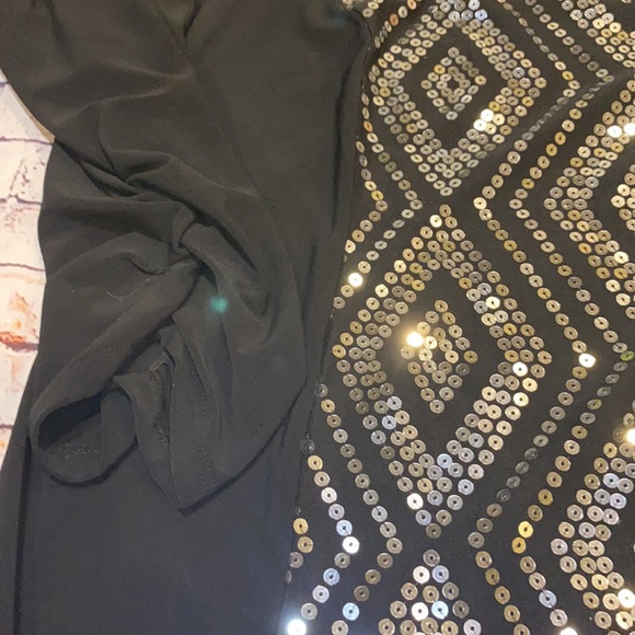 Sequin Diamond Pattern Tunic top with Ruched 3/4 sleeves by NY collection. - Picture 2 of 6